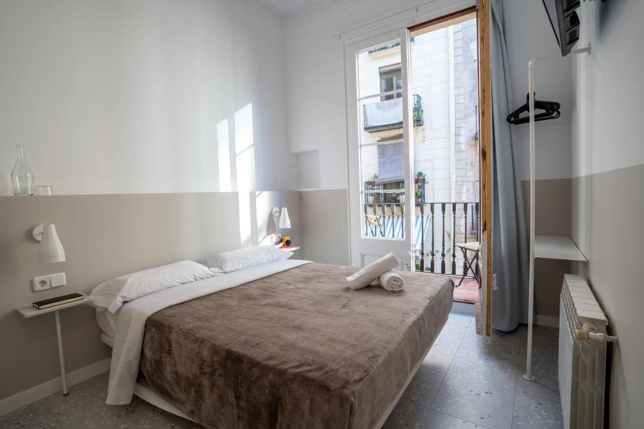 Hostal Hera Barcelona Luaran gambar